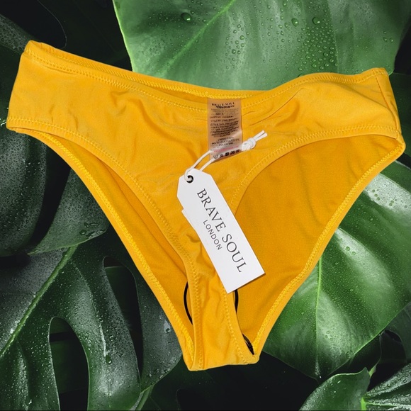 Bikini Set - Picture 7 of 9